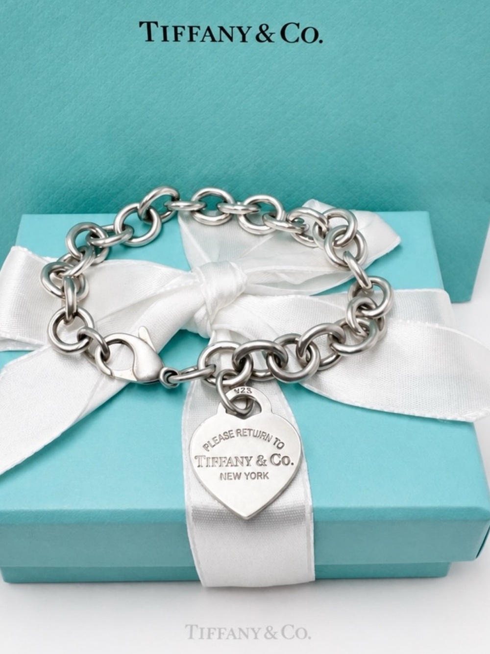 Tiffany & Co Return to Tiffany Heart Tag Charm Bracelet Sterling Silver Gift Box